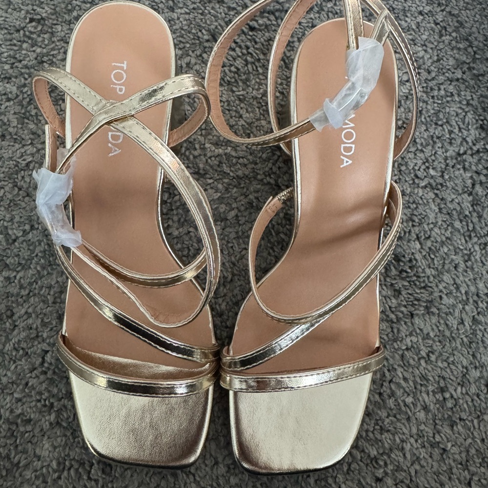 TOP Moda Heels NWT Size 6.5